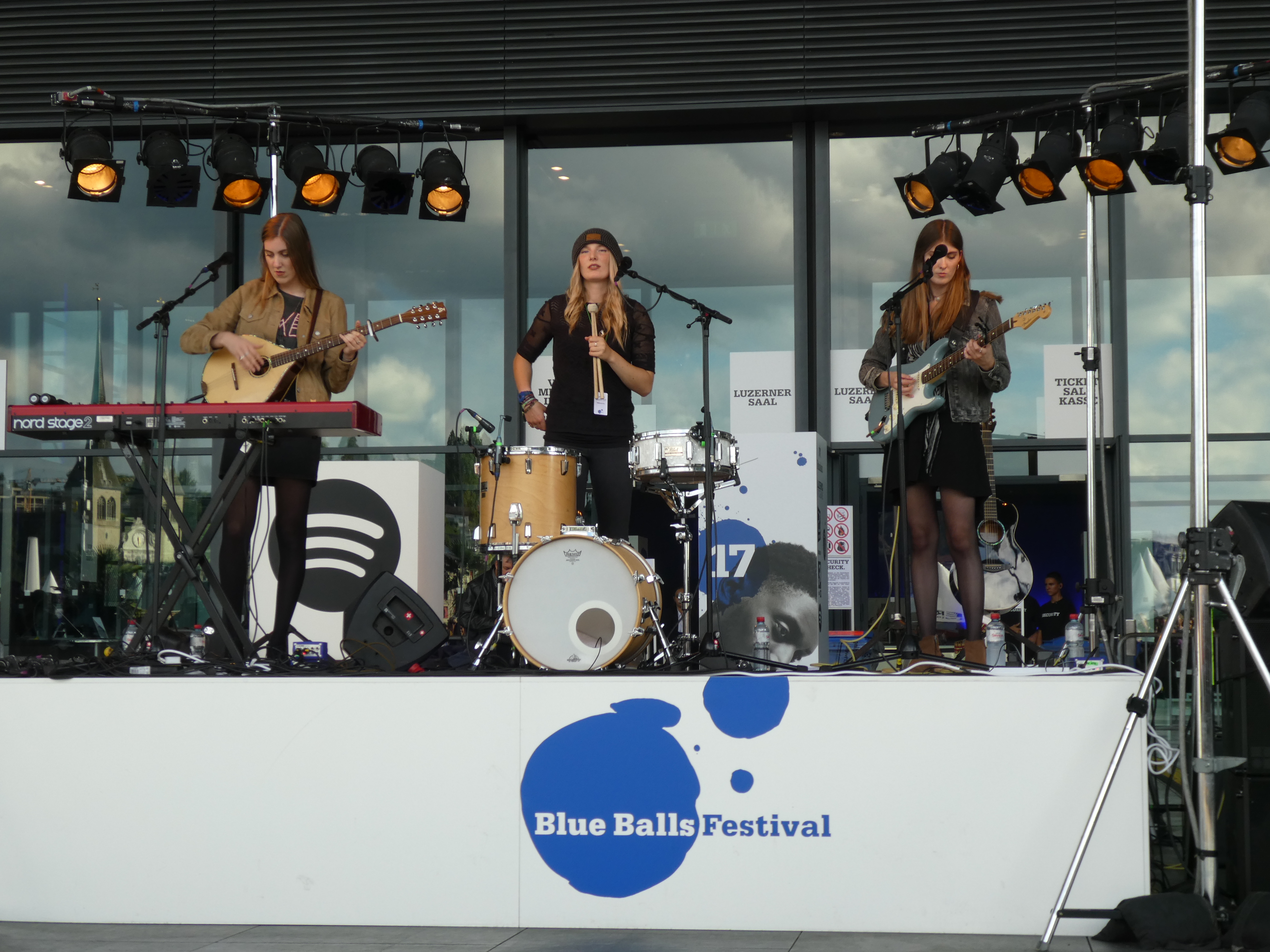 Wildwood Kin beim Blue Balls Festival 2017